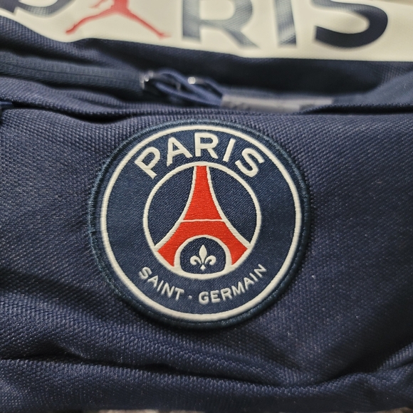 NWT Unisex Jordan Paris Saint-germain Crossbody Bag-Collector's Item - Picture 5 of 7